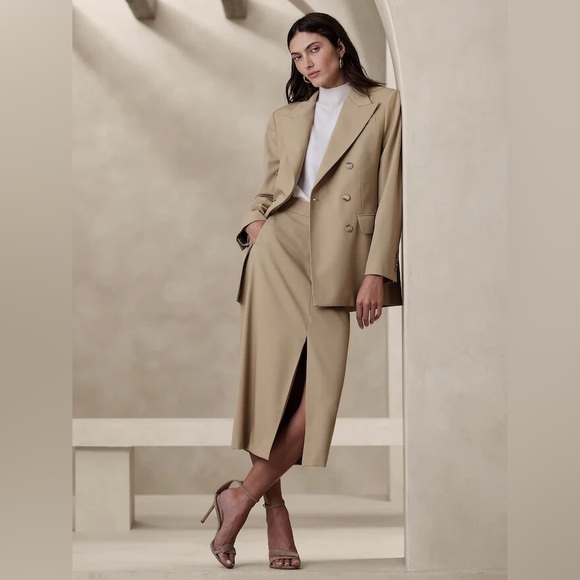 Banana Republic Beige Double-Breasted Blazer - Picture 3 of 15